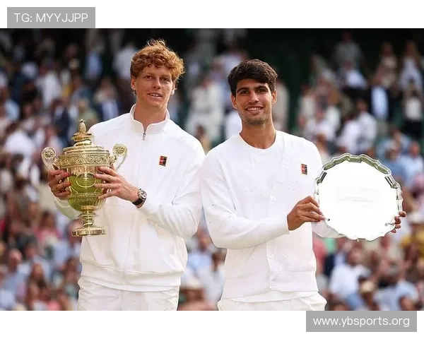 西甲赛场边深情亲吻冠军奖杯全场掌声雷动见证荣耀时刻