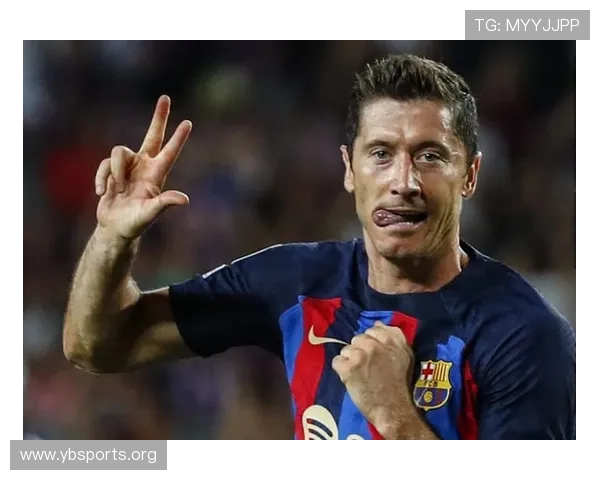 西甲传奇用实力打破质疑全场观众起立鼓掌共同见证封神时刻